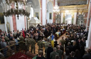 (Українська) У Луцьку попрощалися з трьома загиблими захисниками України У Луцьку попрощалися з трьома загиблими захисниками України
