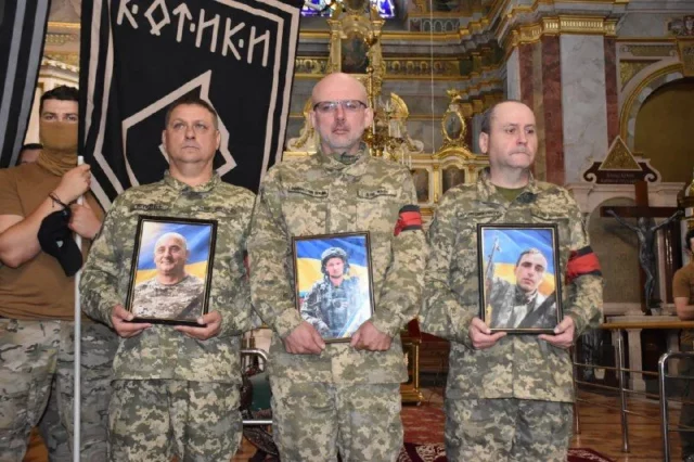 image У Луцьку в соборі Святої Трійці попрощалися з трьома воїнами