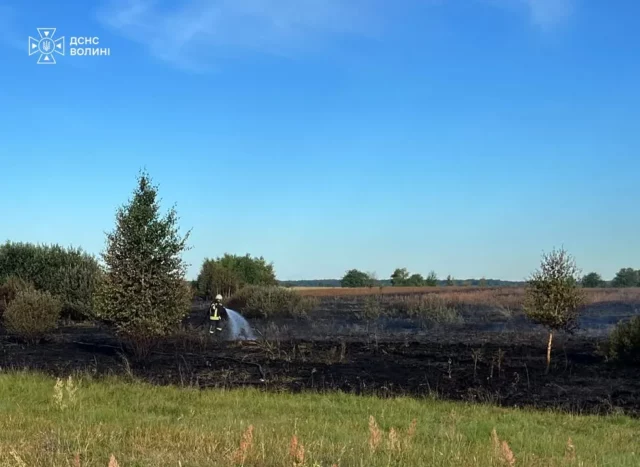 На Волині гасять пожежу торфу в Камінь-Каширському районі, у Володимирському її вже ліквідували