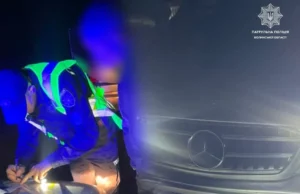 Під час комендантської години зупинили водія Mercedes з ознаками сп’яніння Під час комендантської години зупинили водія Mercedes з ознаками сп’яніння