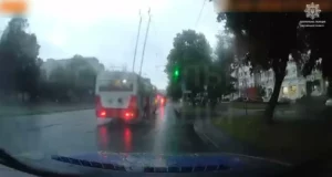 У Луцьку водія оштрафували за проїзд на червоне світло
