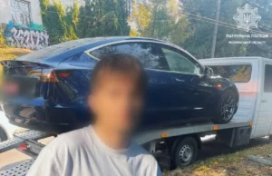 У Луцьку 17-річний водій без прав керував незареєстрованою Tesla