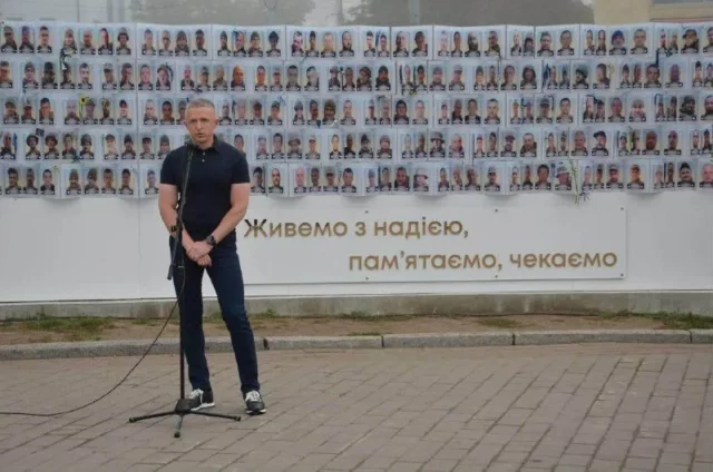 image У Луцьку відкрили фотостенд про зниклих безвісти захисників громади