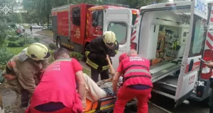 У Нововолинську рятувальники допомогли медикам потрапити до зачиненої квартири