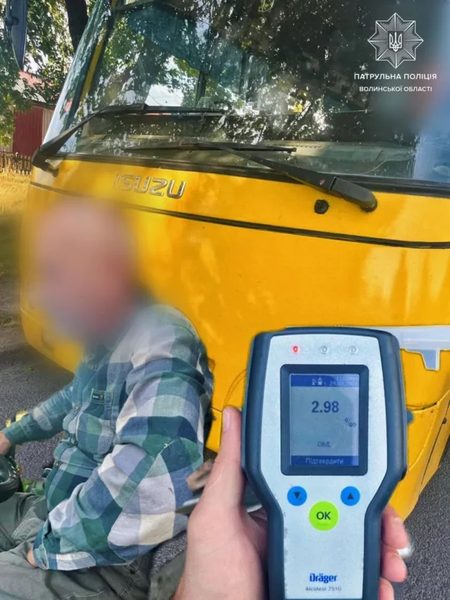 Патрульні зупинили нетверезого водія маршрутки з 2,98 проміле