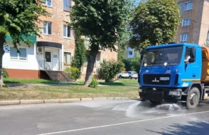 У Ковелі через спеку комунальники поливають вулиці