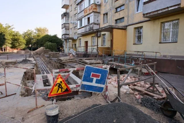 image У Луцьку на вулиці Теремнівській капітально ремонтують тепломережу