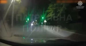 У Луцьку жінка залишила будматеріали на переході: патрульні склали протокол