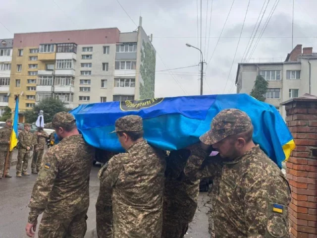 У Луцьку попрощалися із захисником Романом Григор’євим