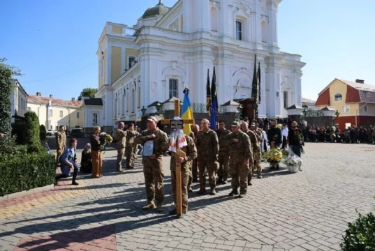 У Луцьку попрощалися з воїном Станіславом Ходаковським