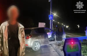 У Луцьку нетверезий водій Kia в’їхав у бордюр: патрульні оформили протоколи