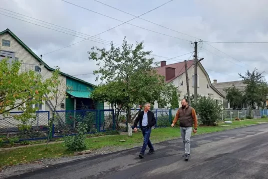 У Ковелі оновлюють дороги в мікрорайоні Брестської