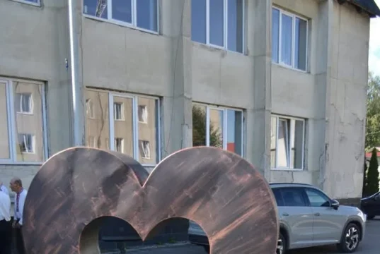 У Турійській громаді відкрили знак «Серце надії» зниклим безвісти захисникам