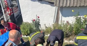 У селі Градиськ рятувальники витягли чоловіка з колодязя