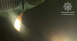 На Волині водій без страховки пропонував патрульним 1000 доларів хабаря
