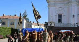 У Луцьку відспівали захисників Вадима Попишева та Артема Біломоїна