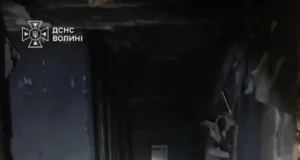 У Луцьку рятувальники загасили пожежу в квартирі та евакуювали сім’ю