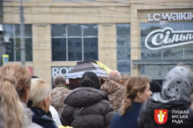 У Луцьку попрощалися із захисником та волонтером Володимиром Тарановичем