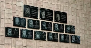 У Нововолинській гімназії №3 відкрили 11 меморіальних дошок полеглим випускникам