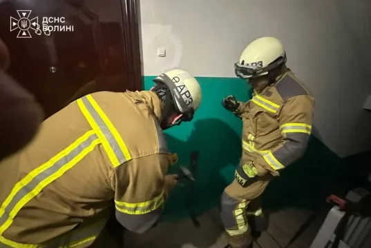 На Волині рятувальники двічі відкривали квартири для медиків