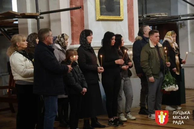 У Луцьку попрощалися із захисником України Артемом Тютюнником
