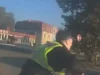 У Луцьку патрульні разом з містянами допомогли загасити палаючий автомобіль У Луцьку патрульні разом з містянами допомогли загасити палаючий автомобіль