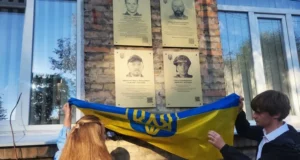 У громаді відкрили 49 меморіальних дошок випускникам-захисникам