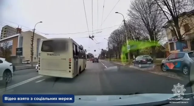У Луцьку оштрафували водія маршрутки за порушення ПДР