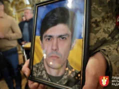 У Луцьку попрощалися із захисниками Валерієм Чайковським і Володимиром Крачуновим У Луцьку попрощалися із захисниками Валерієм Чайковським і Володимиром Крачуновим