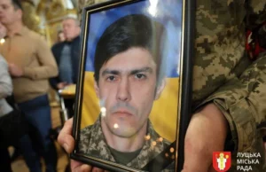 У Луцьку попрощалися із захисниками Валерієм Чайковським і Володимиром Крачуновим У Луцьку попрощалися із захисниками Валерієм Чайковським і Володимиром Крачуновим