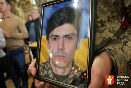 У Луцьку попрощалися із захисниками Валерієм Чайковським і Володимиром Крачуновим