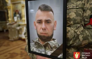 У Луцьку попрощалися із загиблим захисником Євгеном Писаренком У Луцьку попрощалися із загиблим захисником Євгеном Писаренком